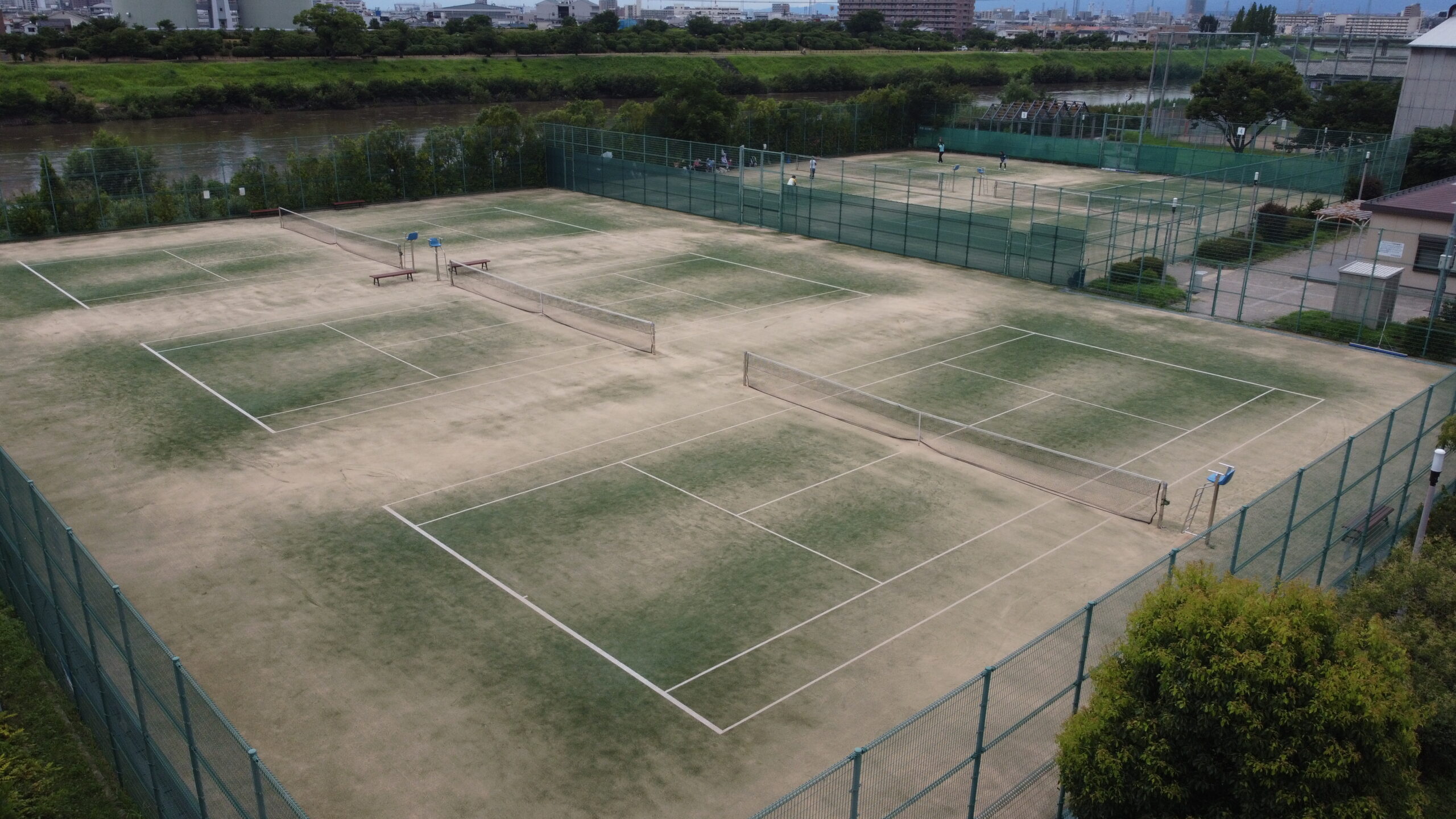 山之内西庭球場